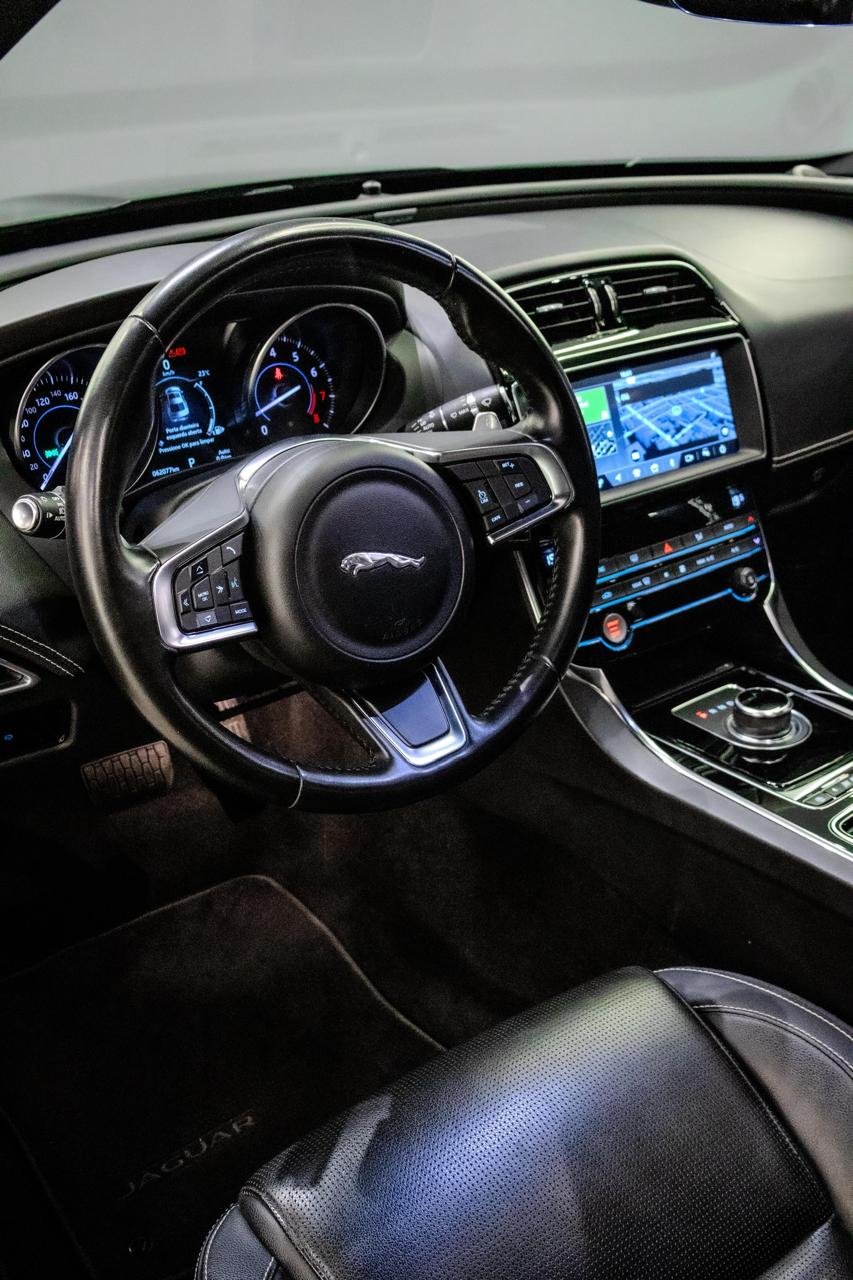 Jaguar XE 2.0 Turbocharged R-Sport Aut.