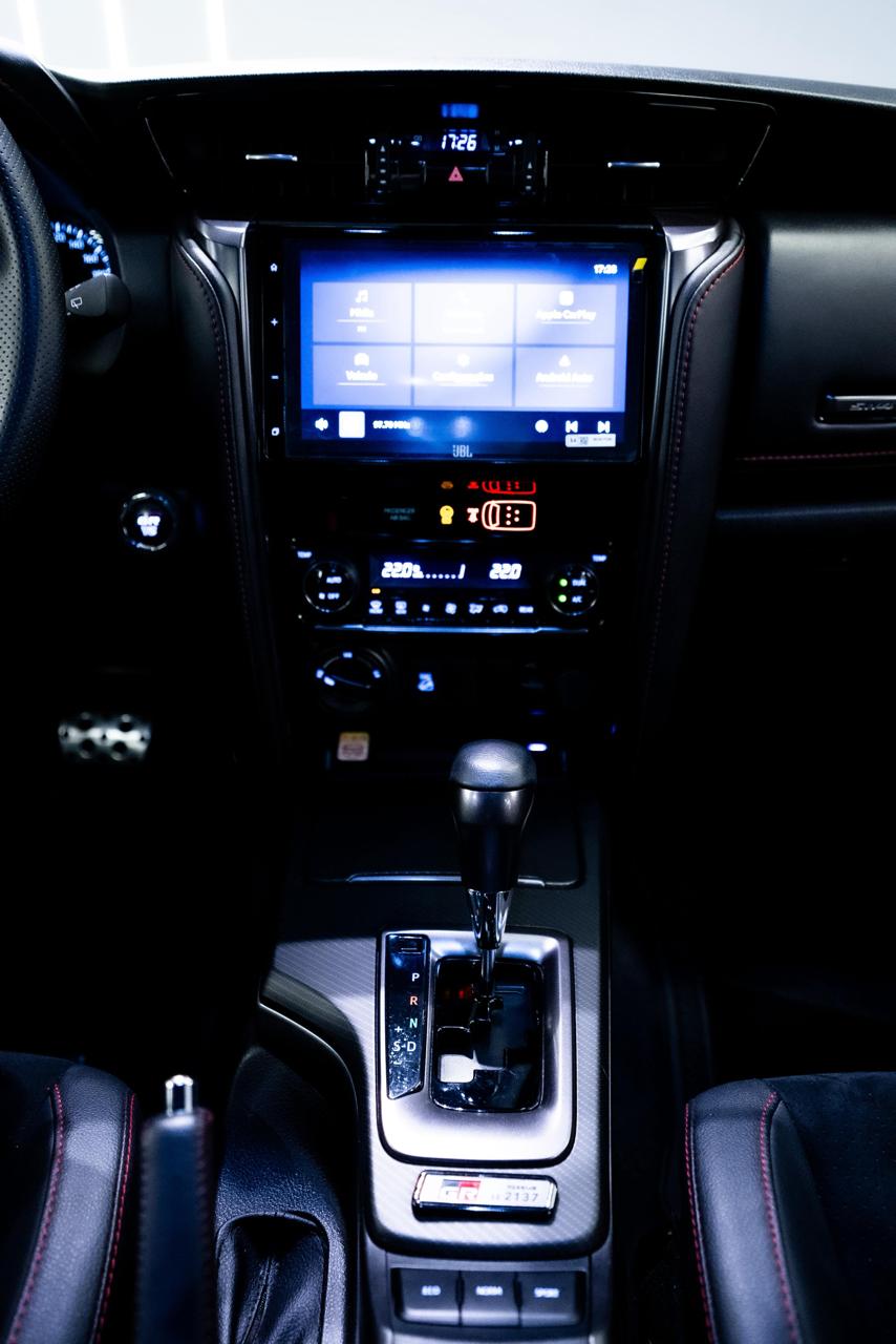 Toyota TOYOTA HILUX SW4 GRS 2.8 D-4D TURBO DIESEL ( BLINDADO )